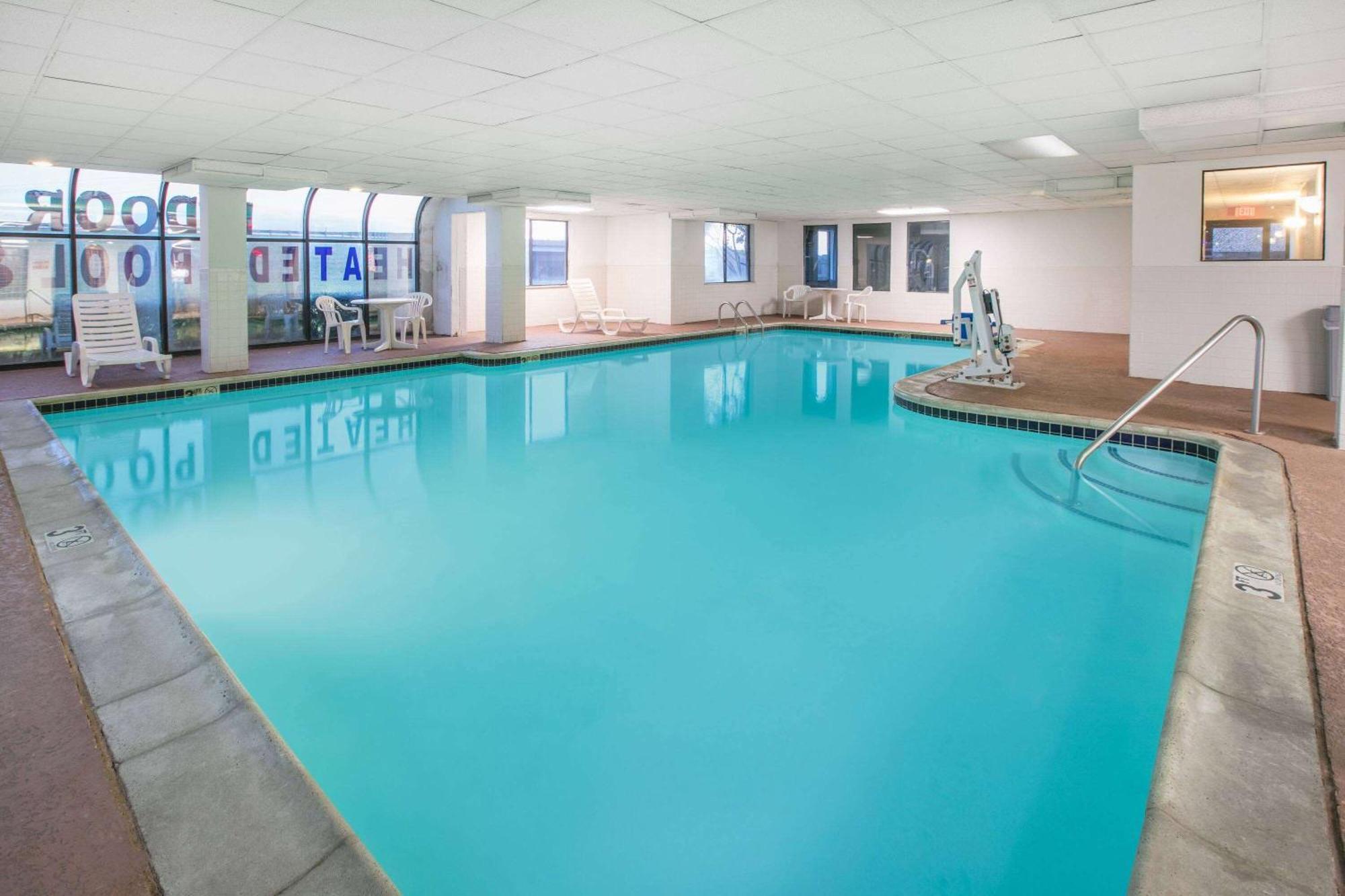 Super 8 By Wyndham Garland North Dallas Area Extérieur photo