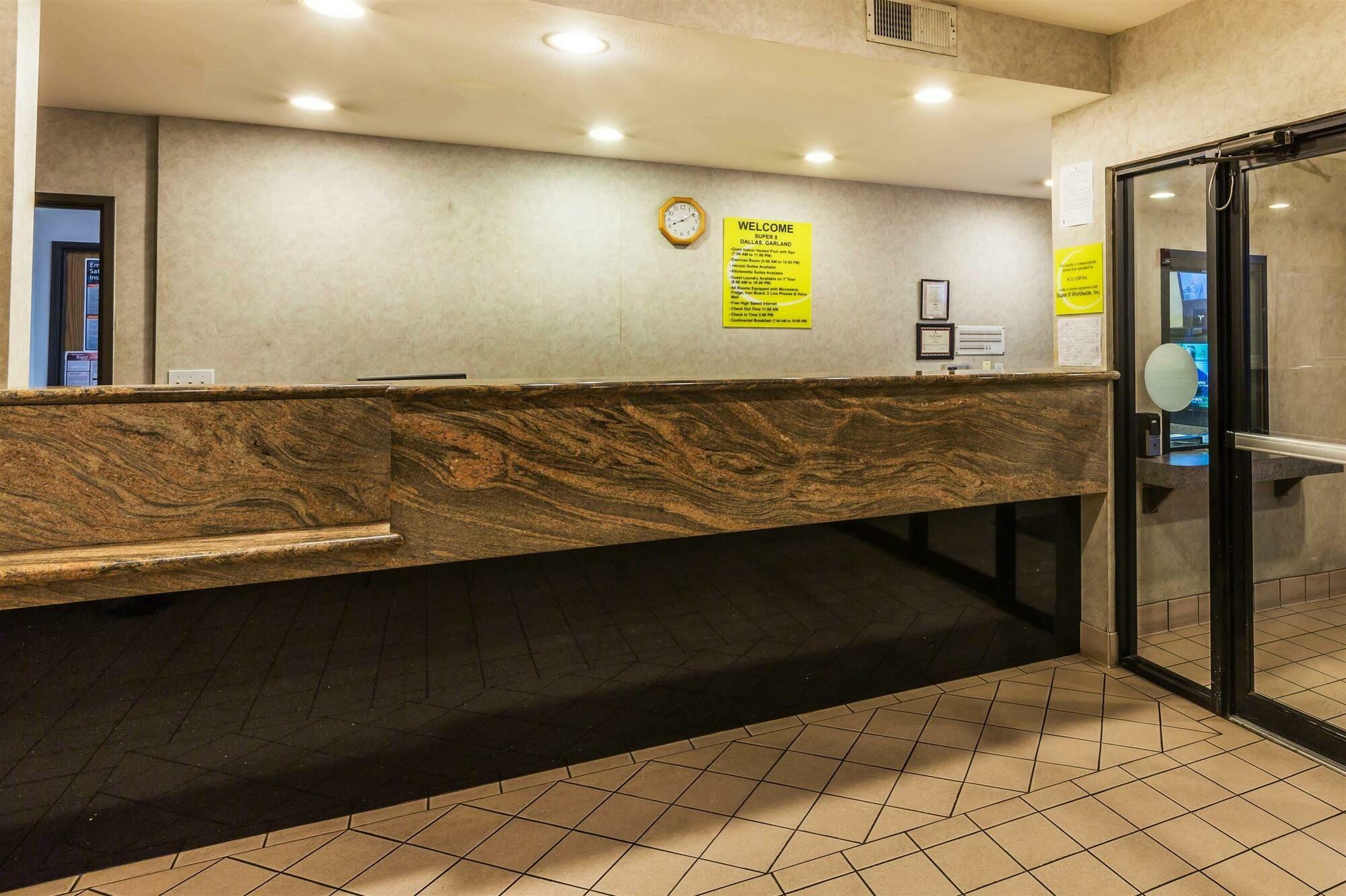 Super 8 By Wyndham Garland North Dallas Area Extérieur photo