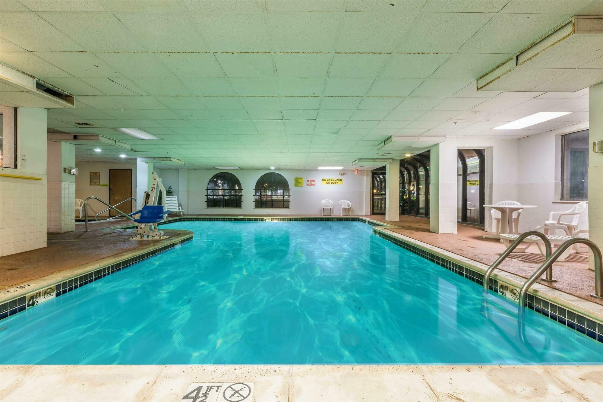 Super 8 By Wyndham Garland North Dallas Area Extérieur photo